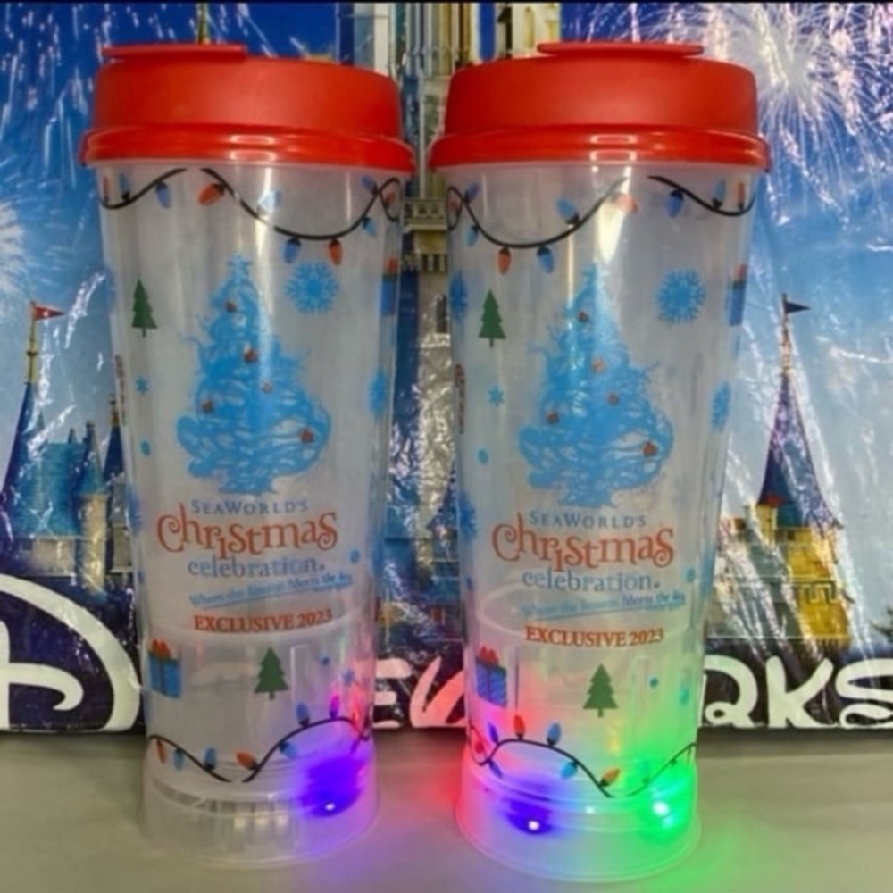 Seaworld Christmas hot cocoa light up mugs